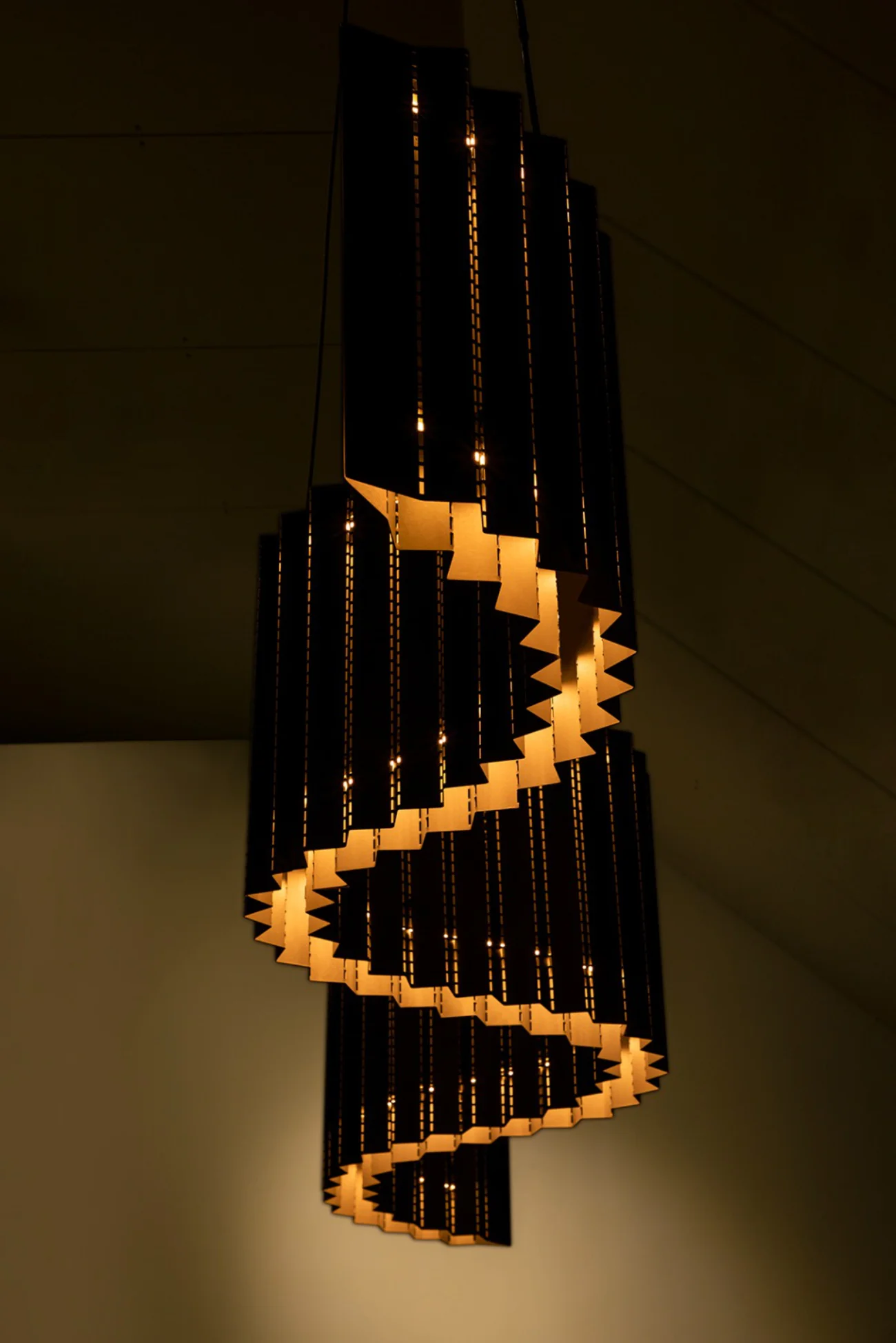 Serpentine Fix Hanging Light